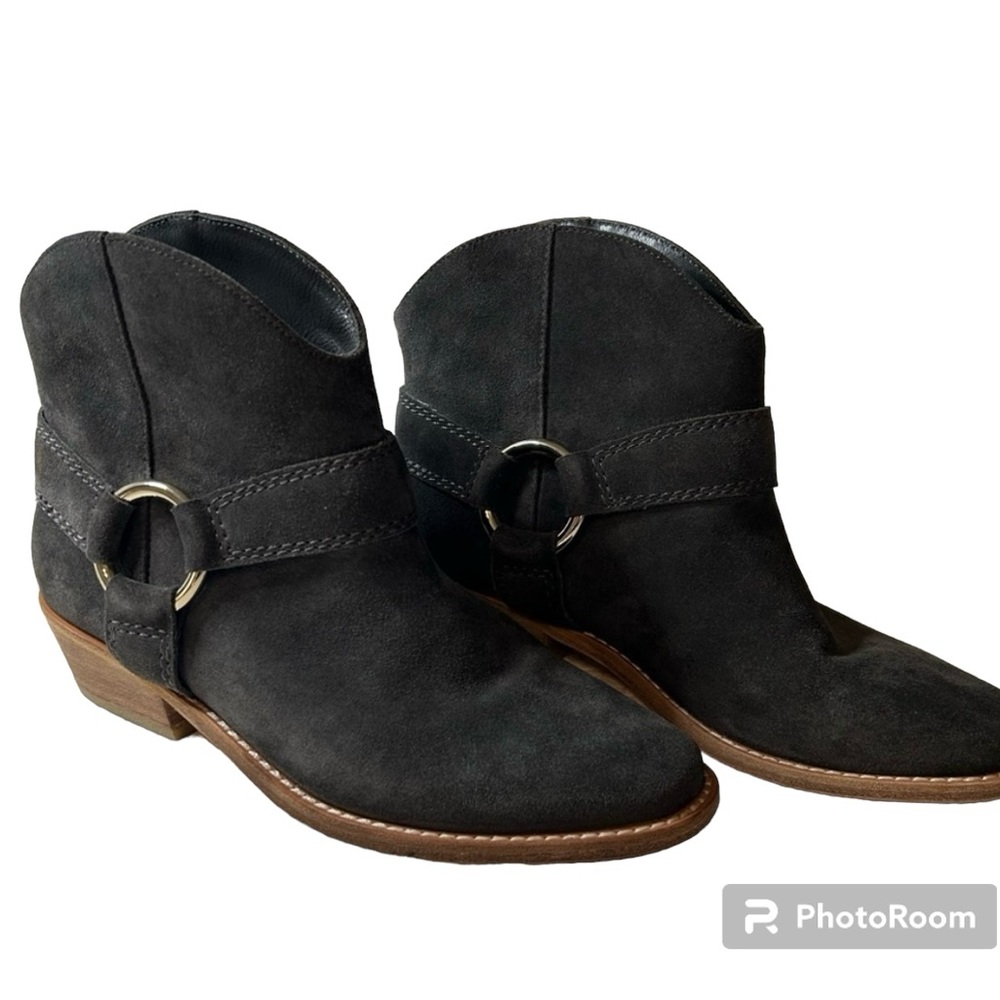 Joe’s Women’s size‎ 6 gray suede boot’s Joe’s jean boots